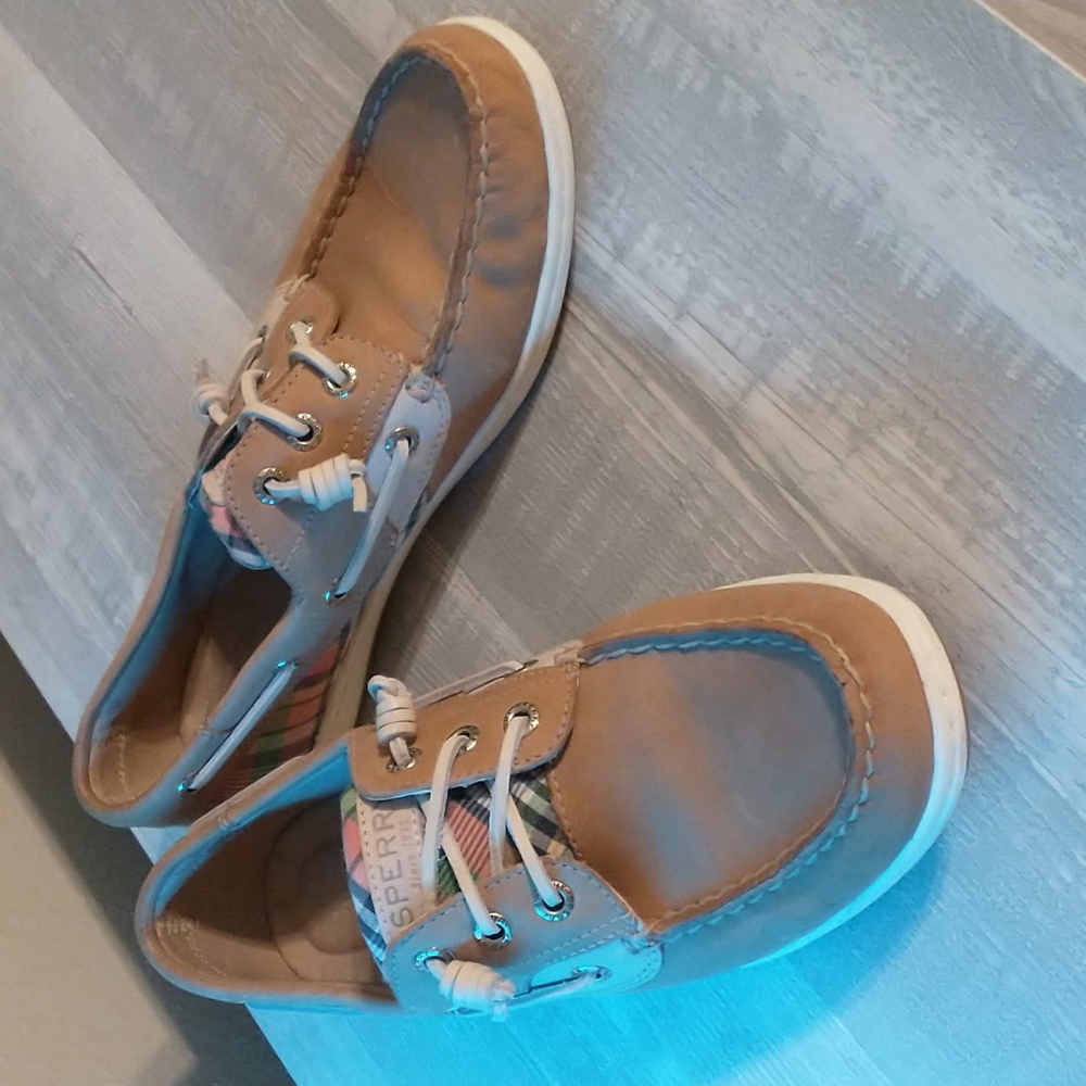 New women sperrys